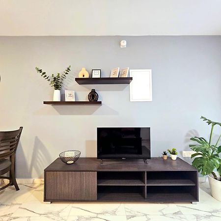 1Bd Beach Apartment Paphos 外观 照片