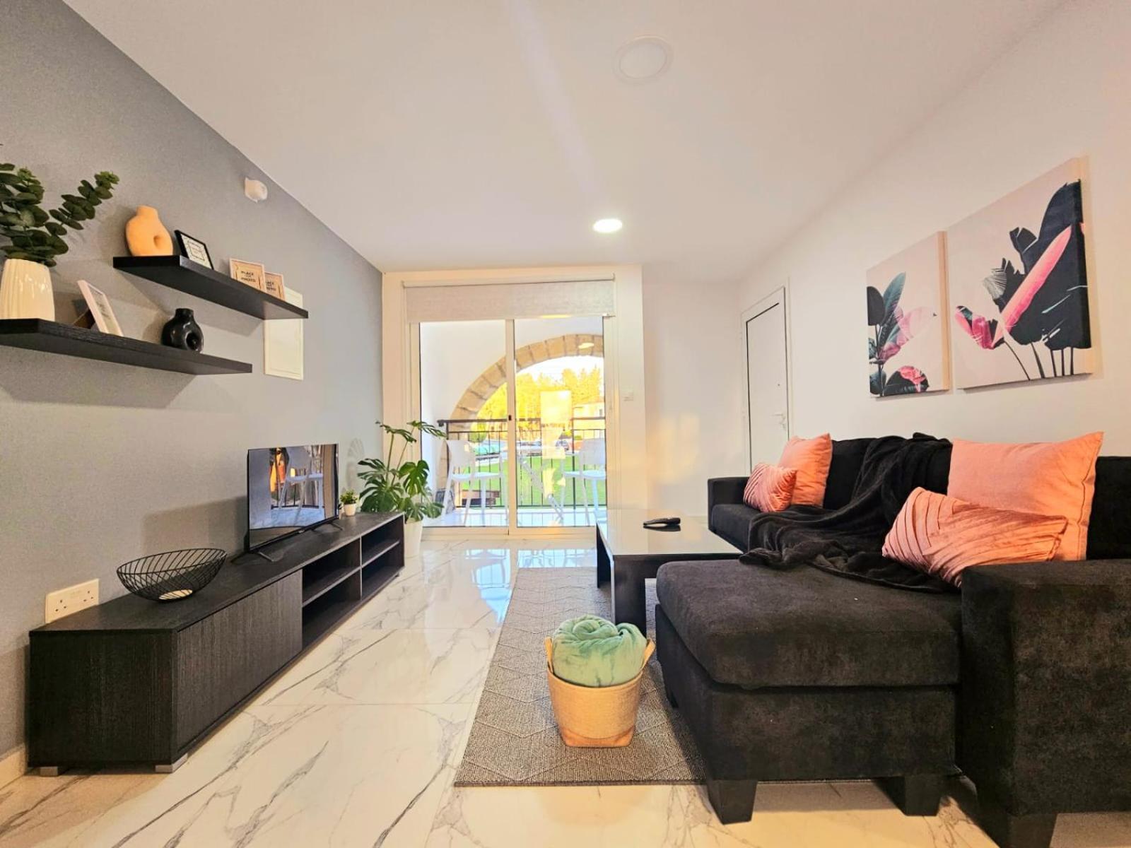 1Bd Beach Apartment Paphos 外观 照片