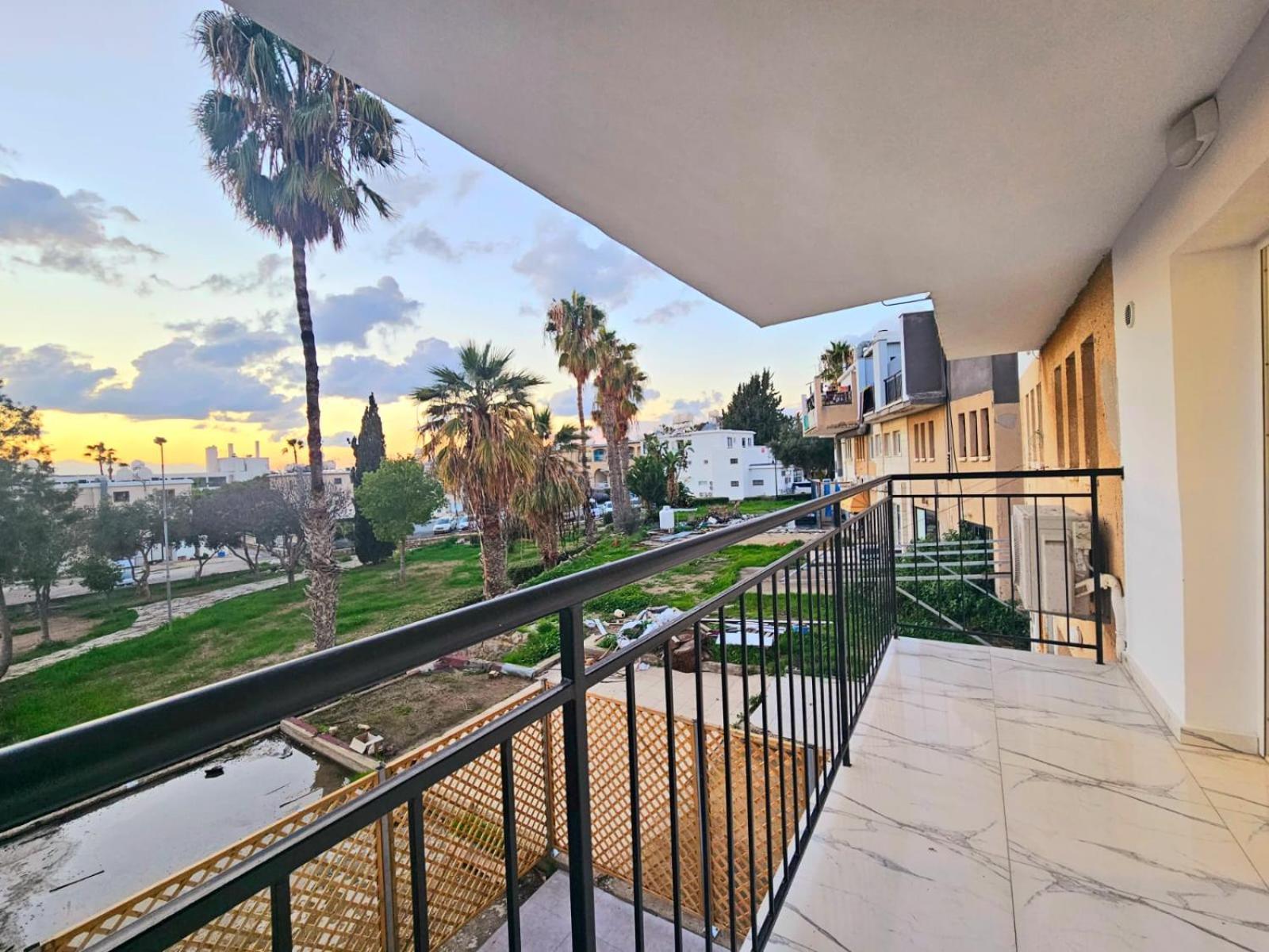 1Bd Beach Apartment Paphos 外观 照片